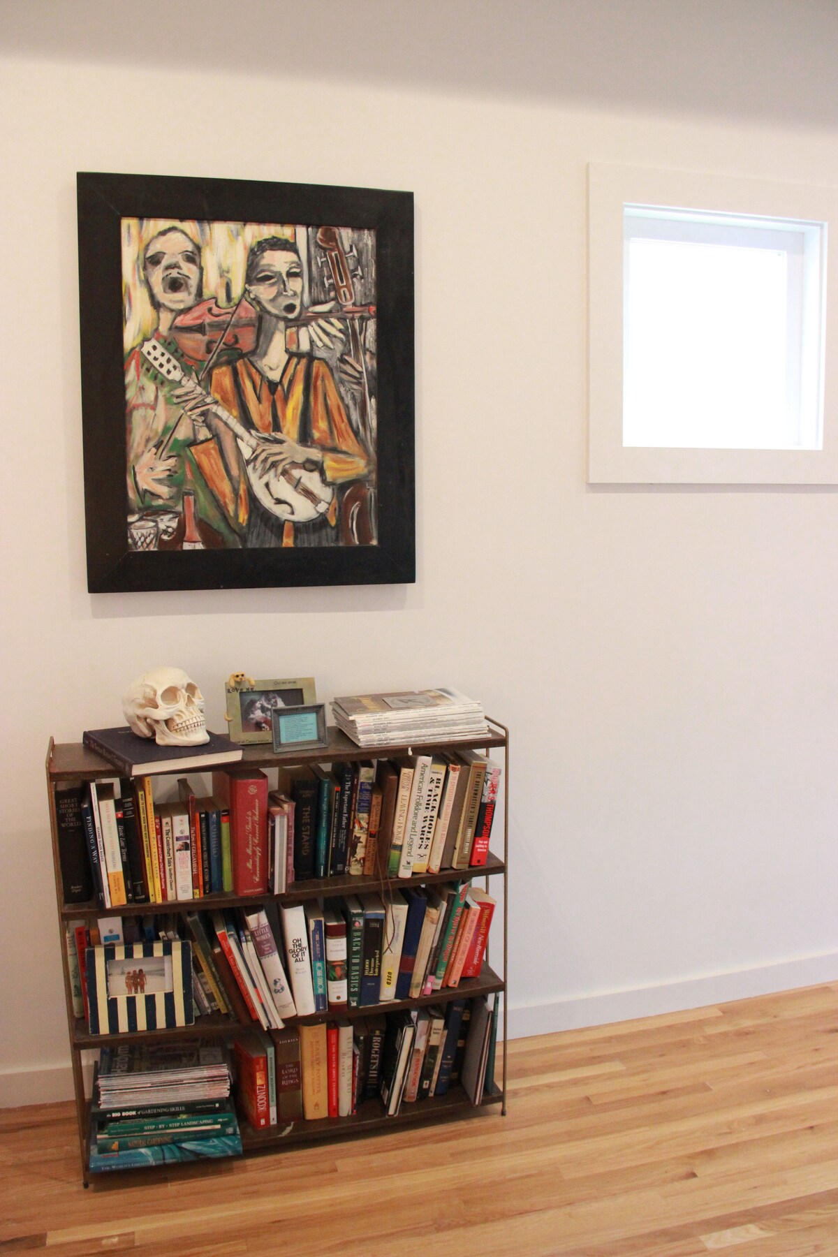 زاوية مكتبة غير تقليدية.