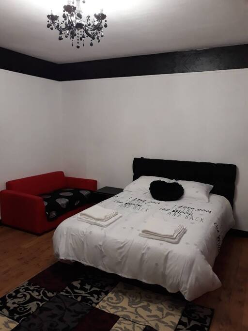 Chambre rouge et noire