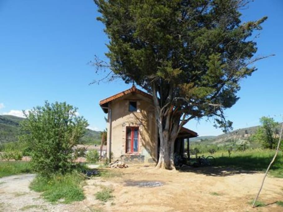 Cabane de vigne renovated witha double bedroom upstairs