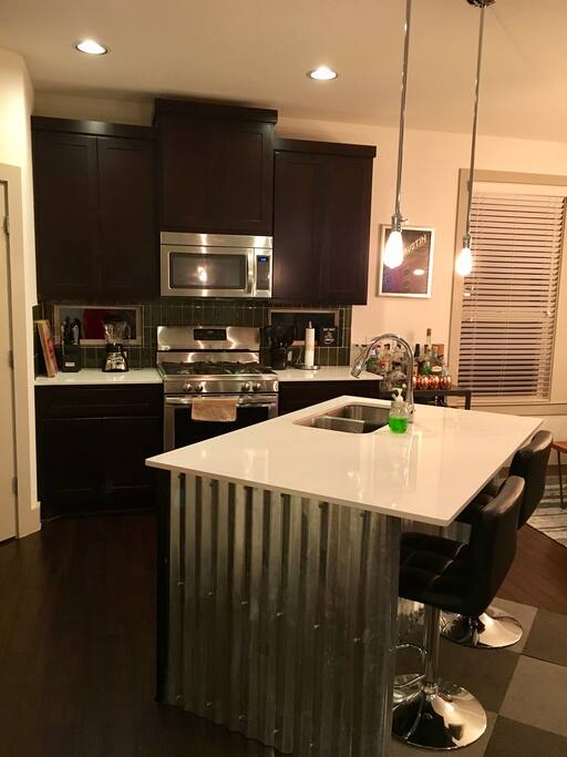 Gas Range & Microwave