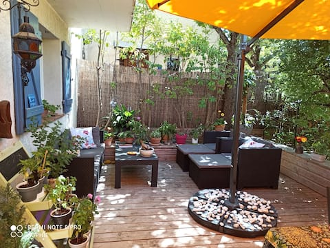 L'Oasis du Verdon *Shaded garden