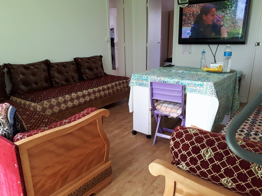 Salon avec 3 couchages (3 sédaris)