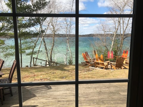 Up North Cabin on clear sand-bottom Duck Lake