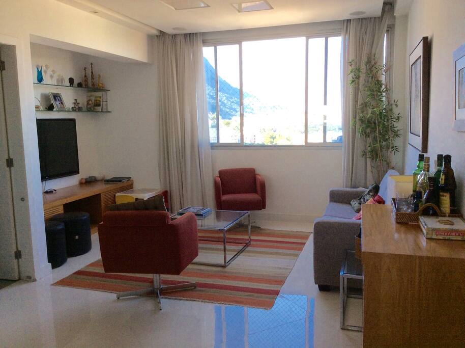 Living room with wifi, big tv, ar conditioner and an amazing view to Christ the Redeemer and Lagoon