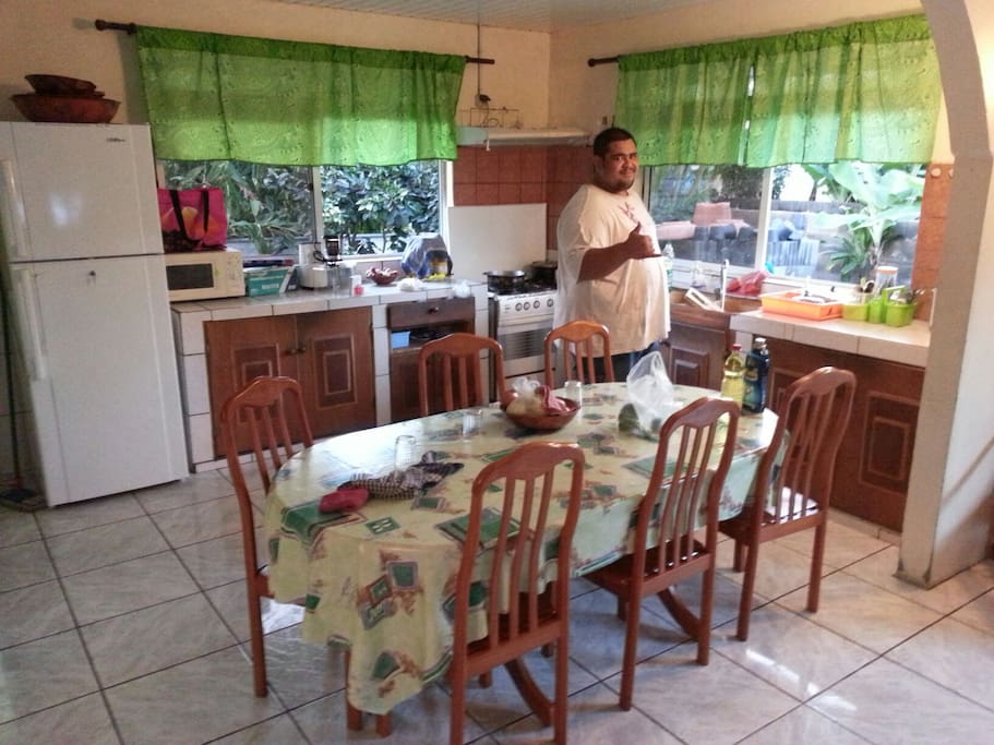 Grand espace cuisine/salle à manger