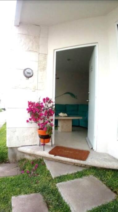 ¡Bienvenidos a nuestra casa!
Nosotros no hacemos distinciones de ningún tipo: sexo, nacionalidad o especie (pet friendly).