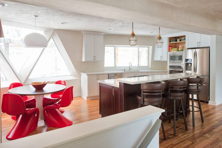 Geodesic dome home 8000 square feet of magic! gallery image 3