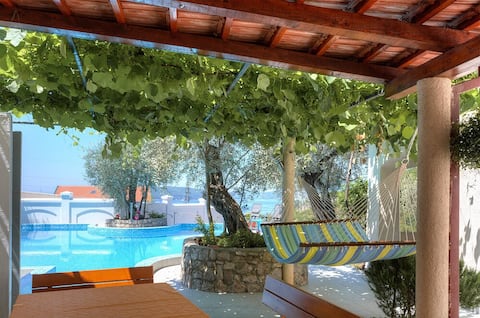 Gala’s Miracle Garden