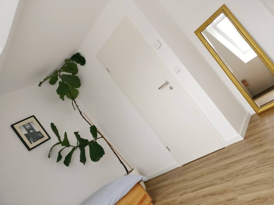 Schlafzimmer 1