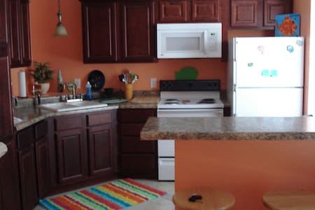 WALK TO THE HANGOUT FESTIVAL !!!!