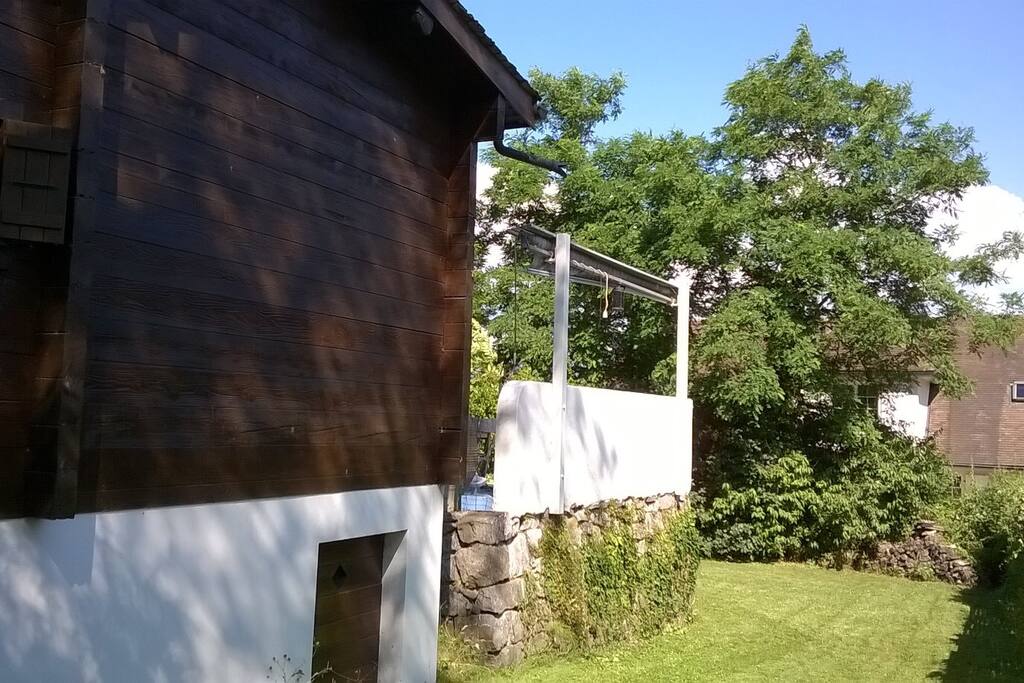Rear view /
Jardin arrière