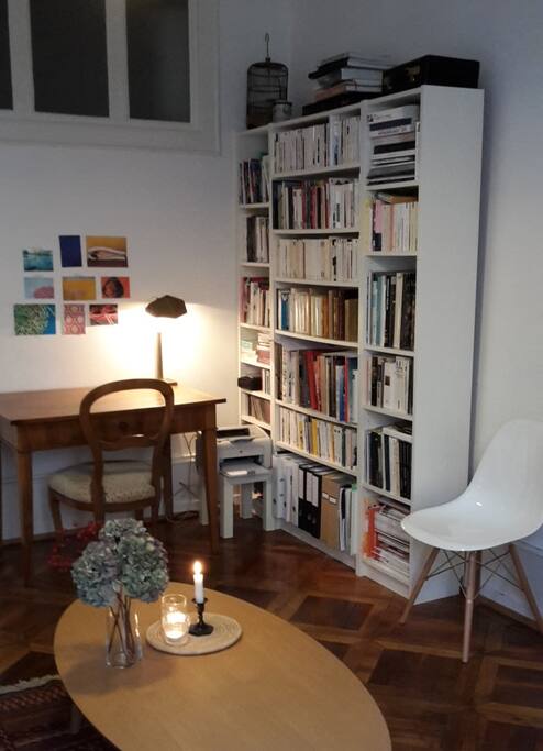 Bureau et coin lecture