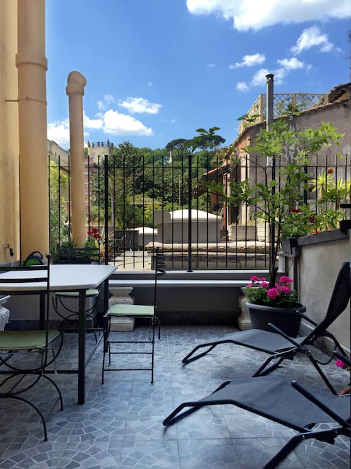 The Patio and view of the park of Gianicolo