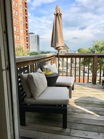 Rooftop Treehouse Charm 3-5mins from Downtown&OTR!
