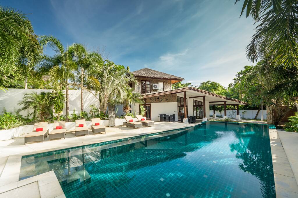 Very large swimming pool.
