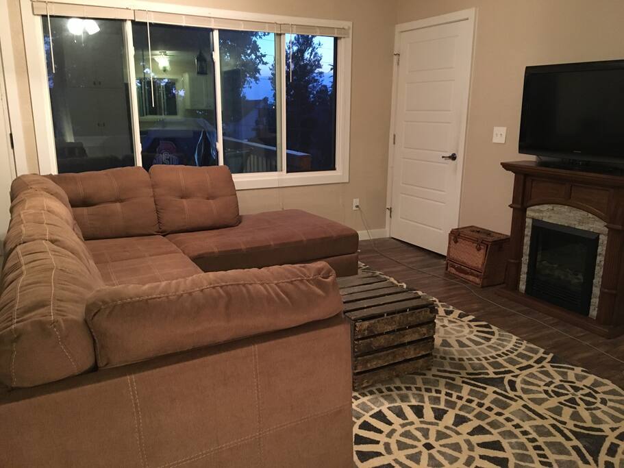 Living Room (sofa seats up to 6)