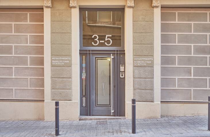 Big apartment close to Camp Nou-well located wifi gallery image 2