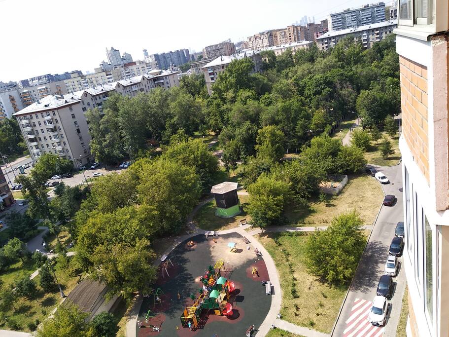 Вид из окна на центр города