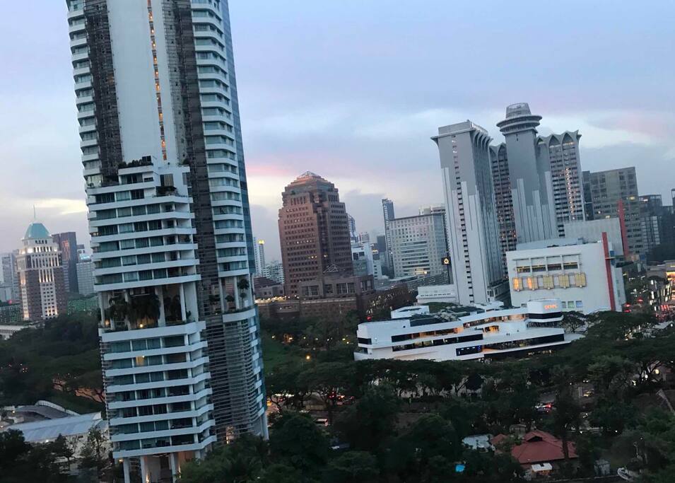 Facing orchard road