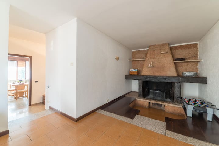 Lake Iseo. Romantic apartment with fireplace.