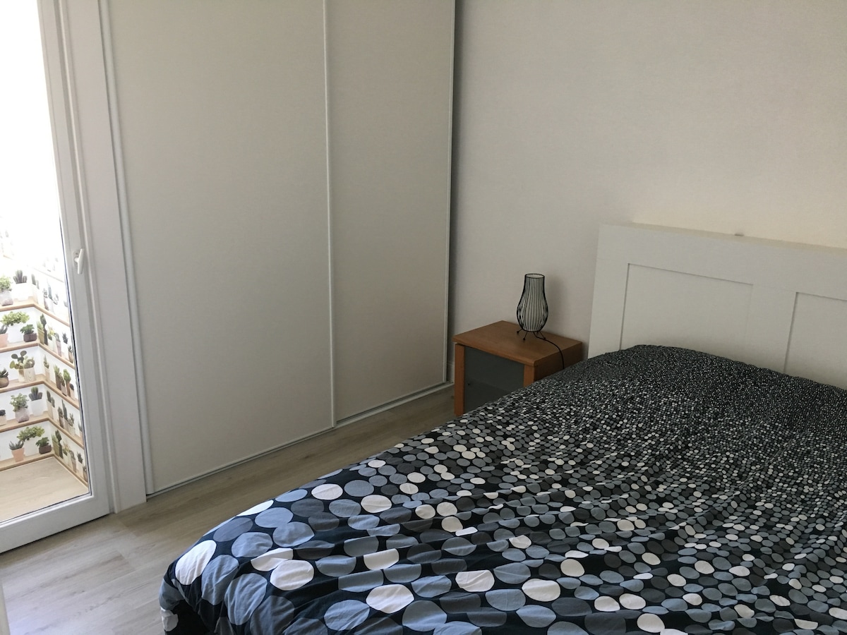 Spálňa s manželskou posteľou