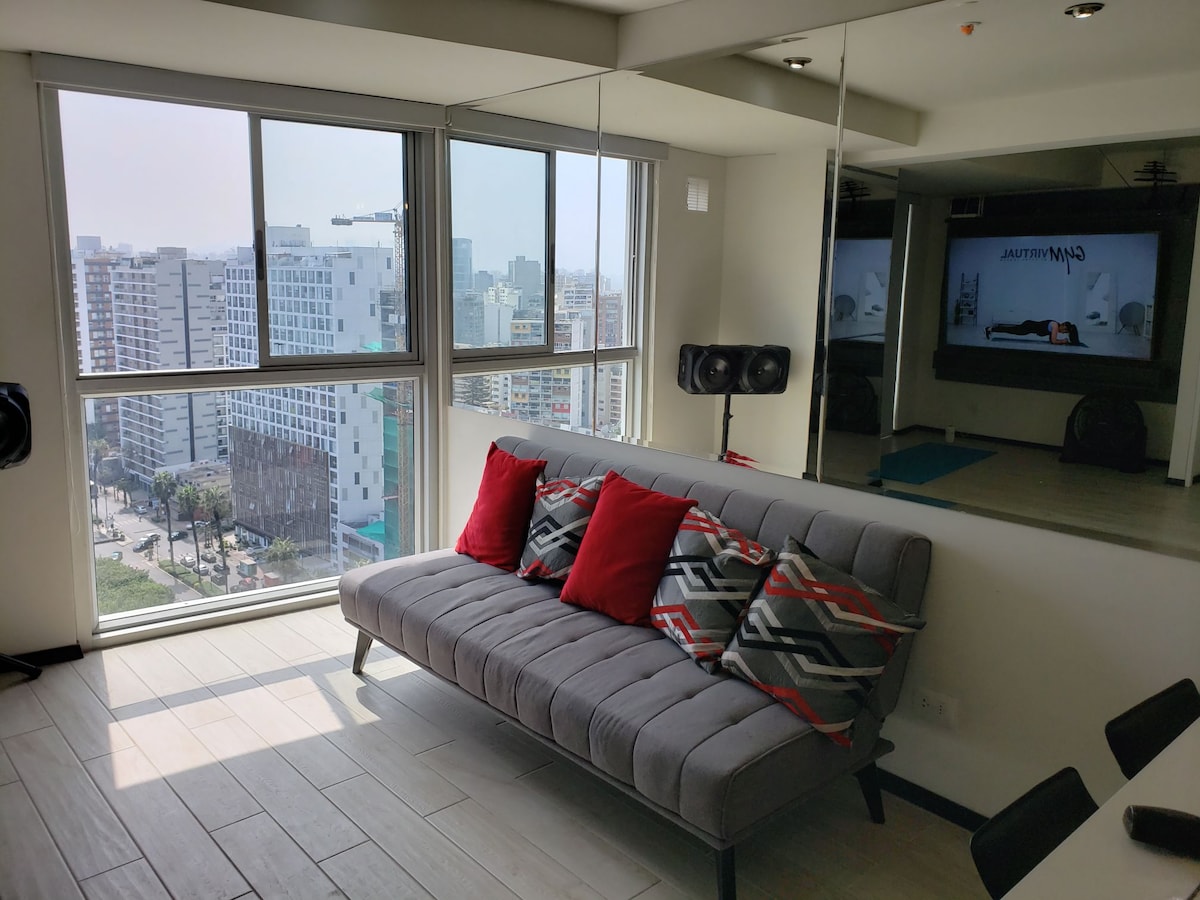 ห้องนั่งเล่นเตียงโซฟาพร้อมวิวพาโนรามาที่น่าตื่นตาตื่นใจ