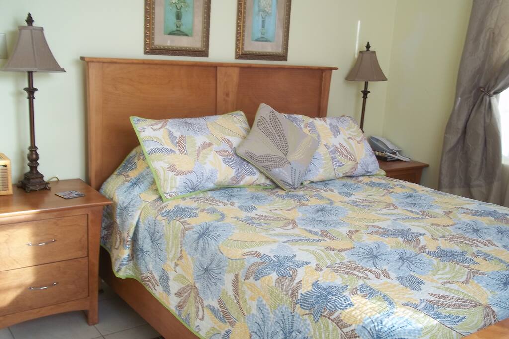 Pineapple suite bedroom, overlooking garden
