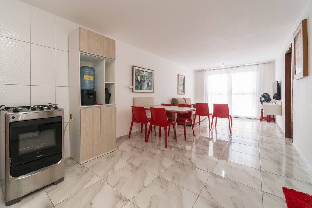 Apartamento amplo e bastante iluminado