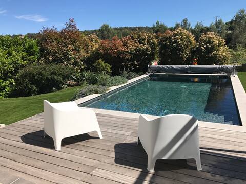 Quiet villa with a pool