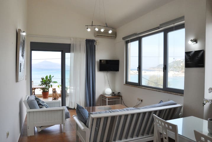 Emmanouela apartment – cozy apartment by the sea