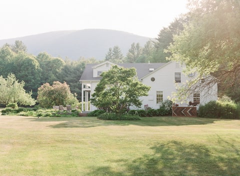 Private Berkshires Estate w/ Tennis Court