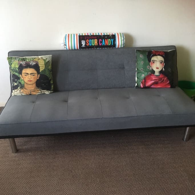 1st bed settee in lounge