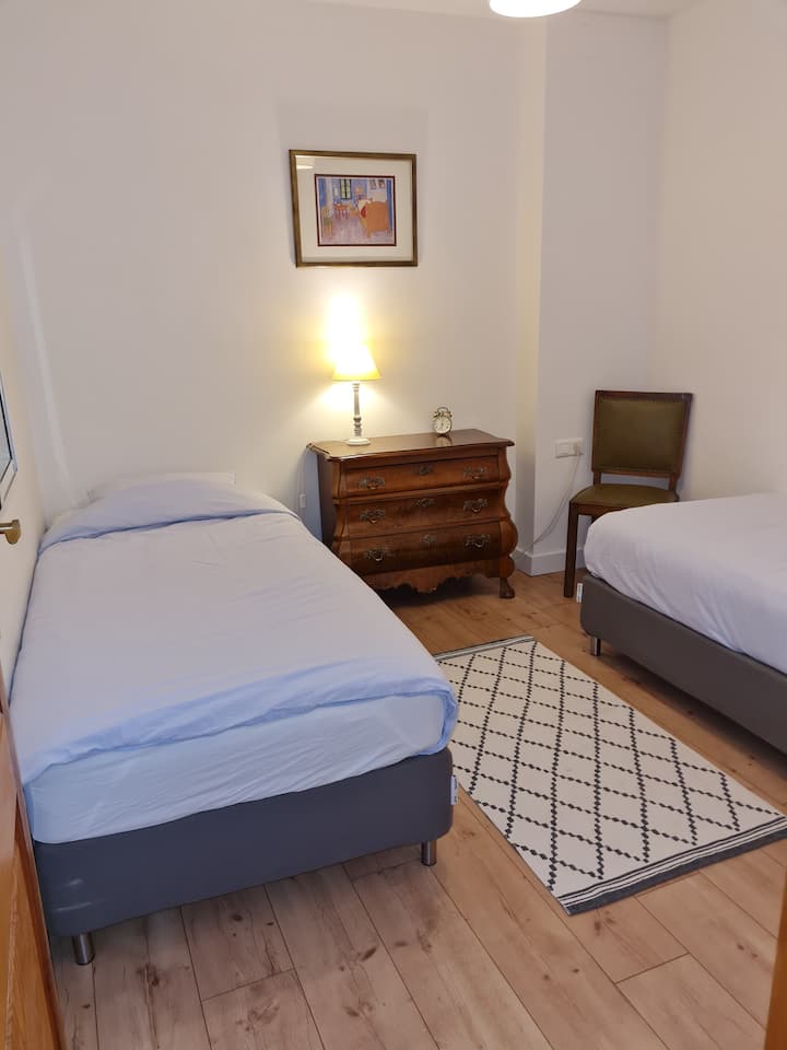 საძინებელი 1