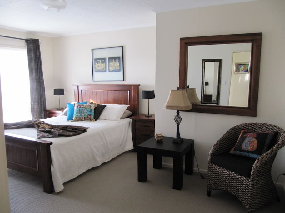 Queen bedroom