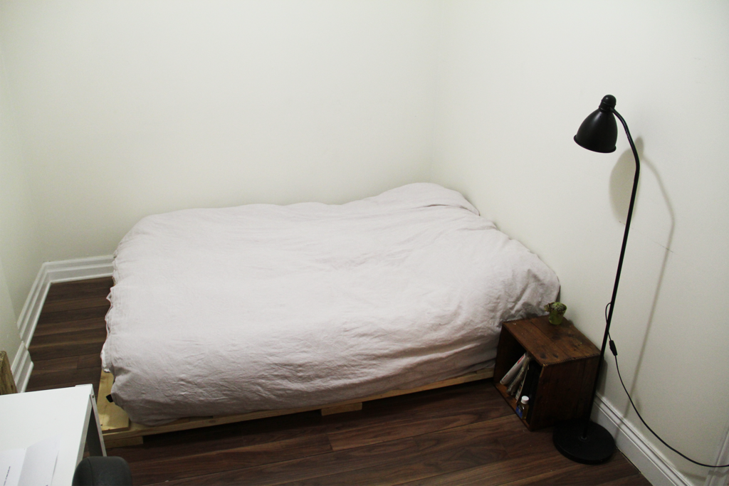 bedroom (very comfy memory foam mattress!!)