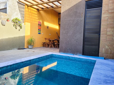 House with 4 en-suites and swimming pool on the beach of Milagres