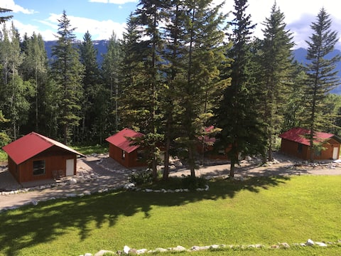 Top Airbnb: THE WHISKEY TRAIL CABINS "LAGGANS" in Columbia Shuswap
