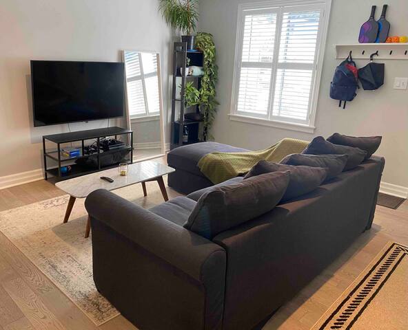 Beaches Bungalow Getaway with Hot Tub gallery image 3