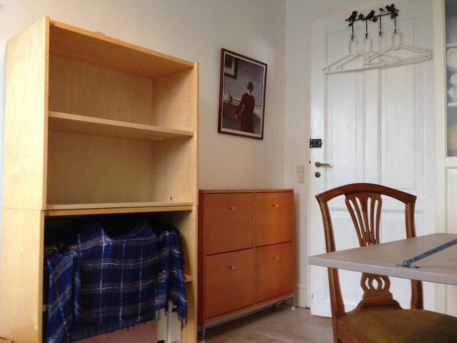 A couple of free shelves in your room