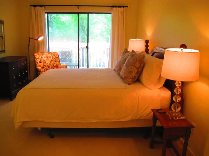 Spálňa č.3 (broskyňová izba) s vlastným balkónom