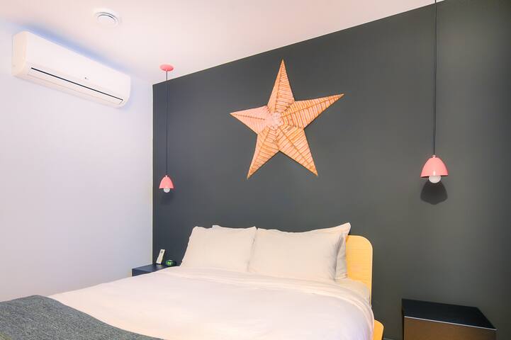 SP106 – Lofts St-Pierre – Par Les Lofts Vieux-QC gallery image 5