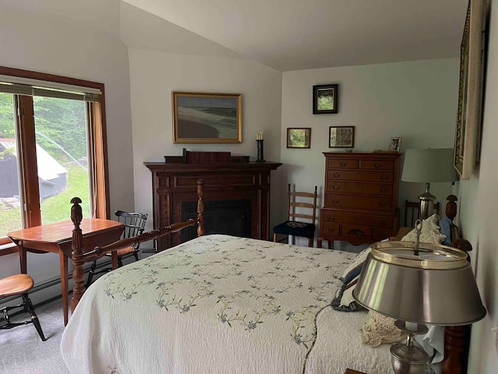 Heirloom Room, verbonden via de hoofdslaapkamer. 