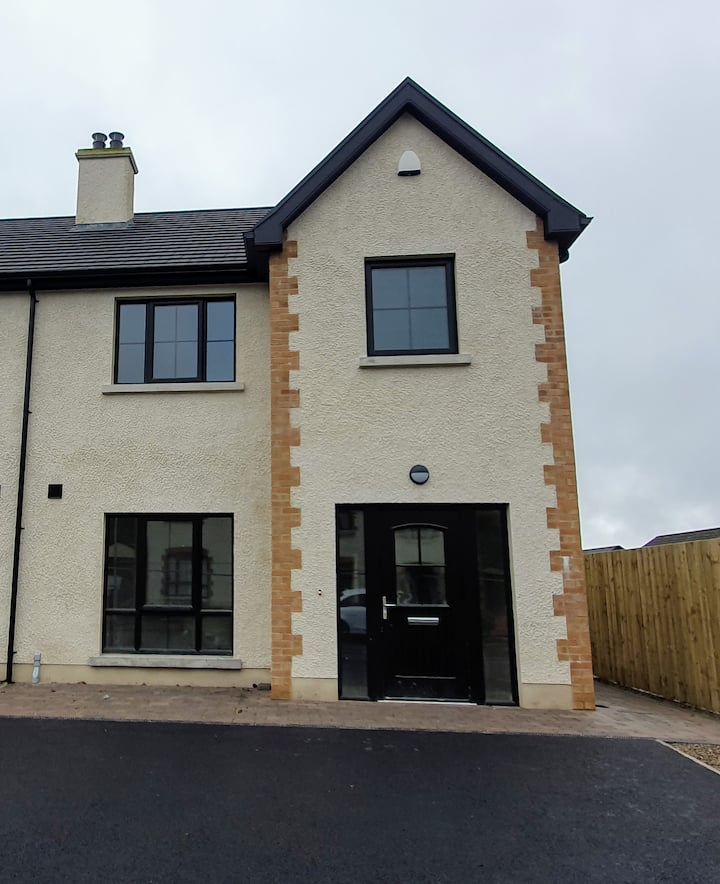 Carn Hill Houses for Rent in Irvinestown, Northern Ireland, United