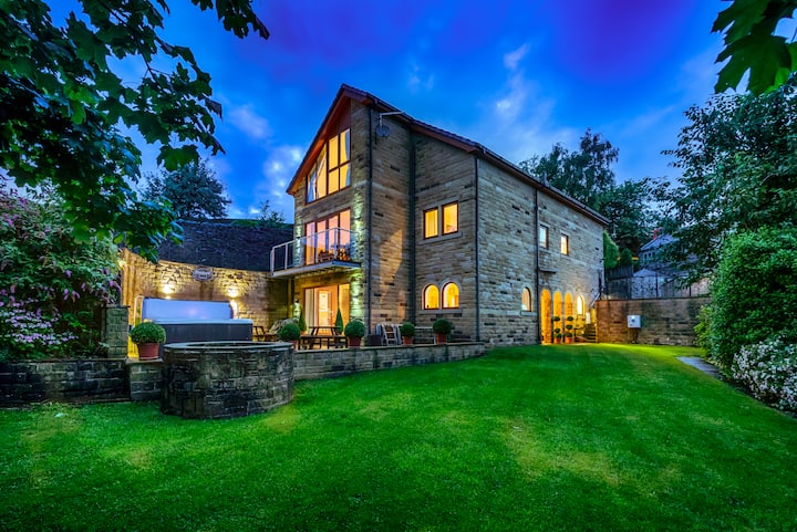 Luxury House & Family Retreat Sleeps 12 With  Private Hot Tub - Holmfirth
