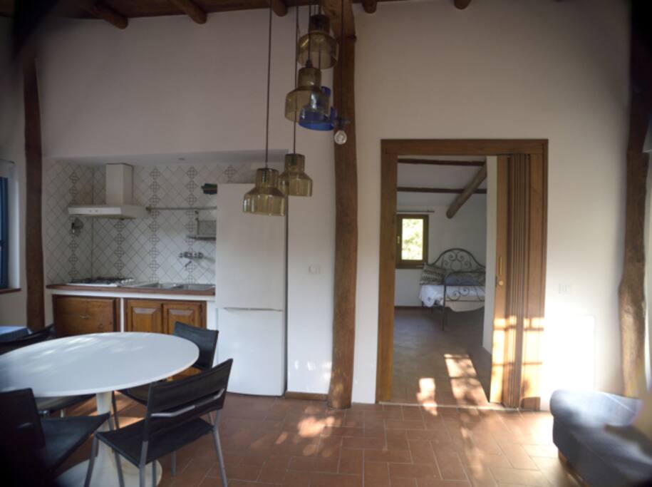 Vista soggiorno con cucina