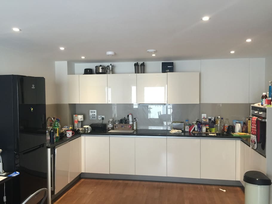Big open plan modern kitchen with all your mod cons, dishwasher, blender etc