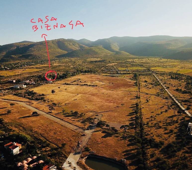 El fracc. esta rodeado por el campo y los bellos cerros.