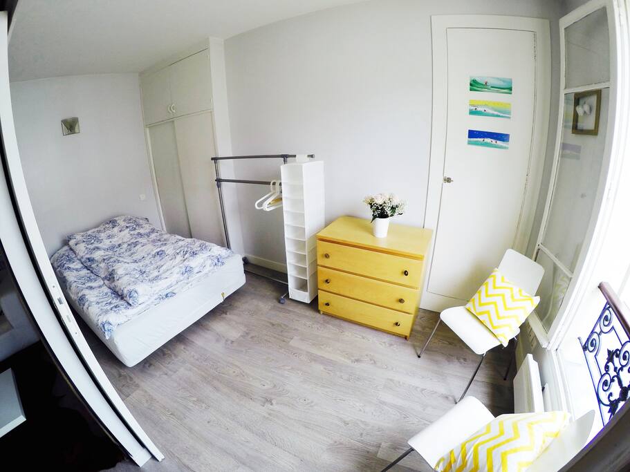 Bed room