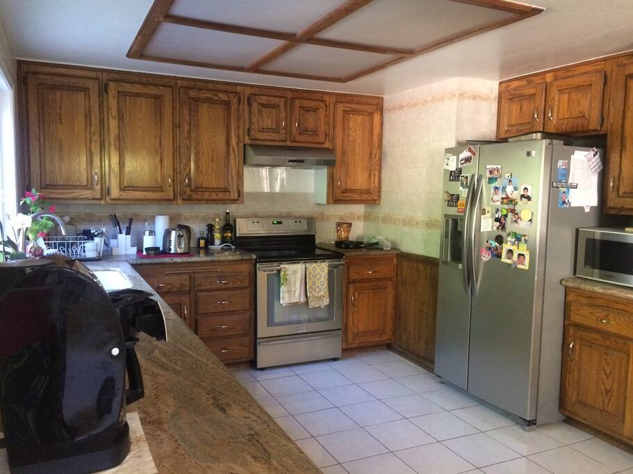 Kitchen is equipped with everything !