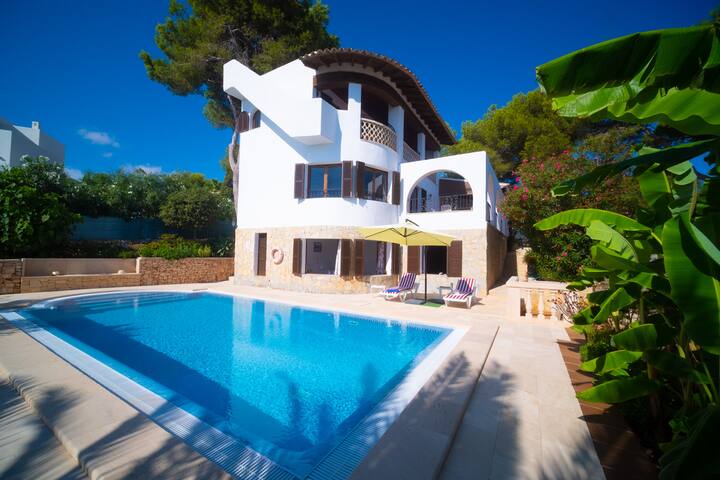 VILLA CON PISCINA PRIVADA EN PUERTO DE CALA D’OR